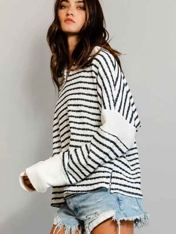 Spread Collared Neck Stripe Top